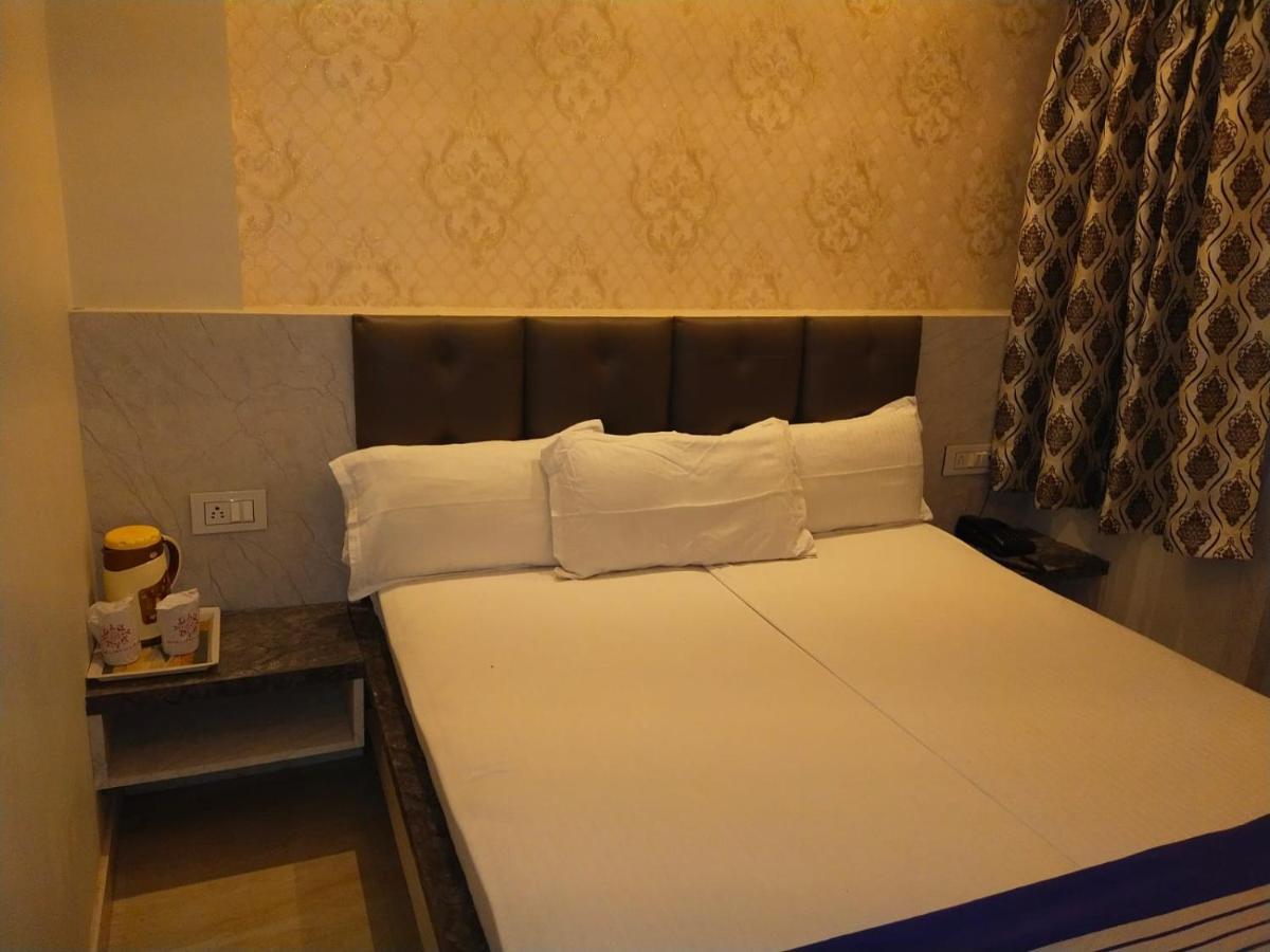 Hotel Gateway Kailash Varanasi Exterior photo