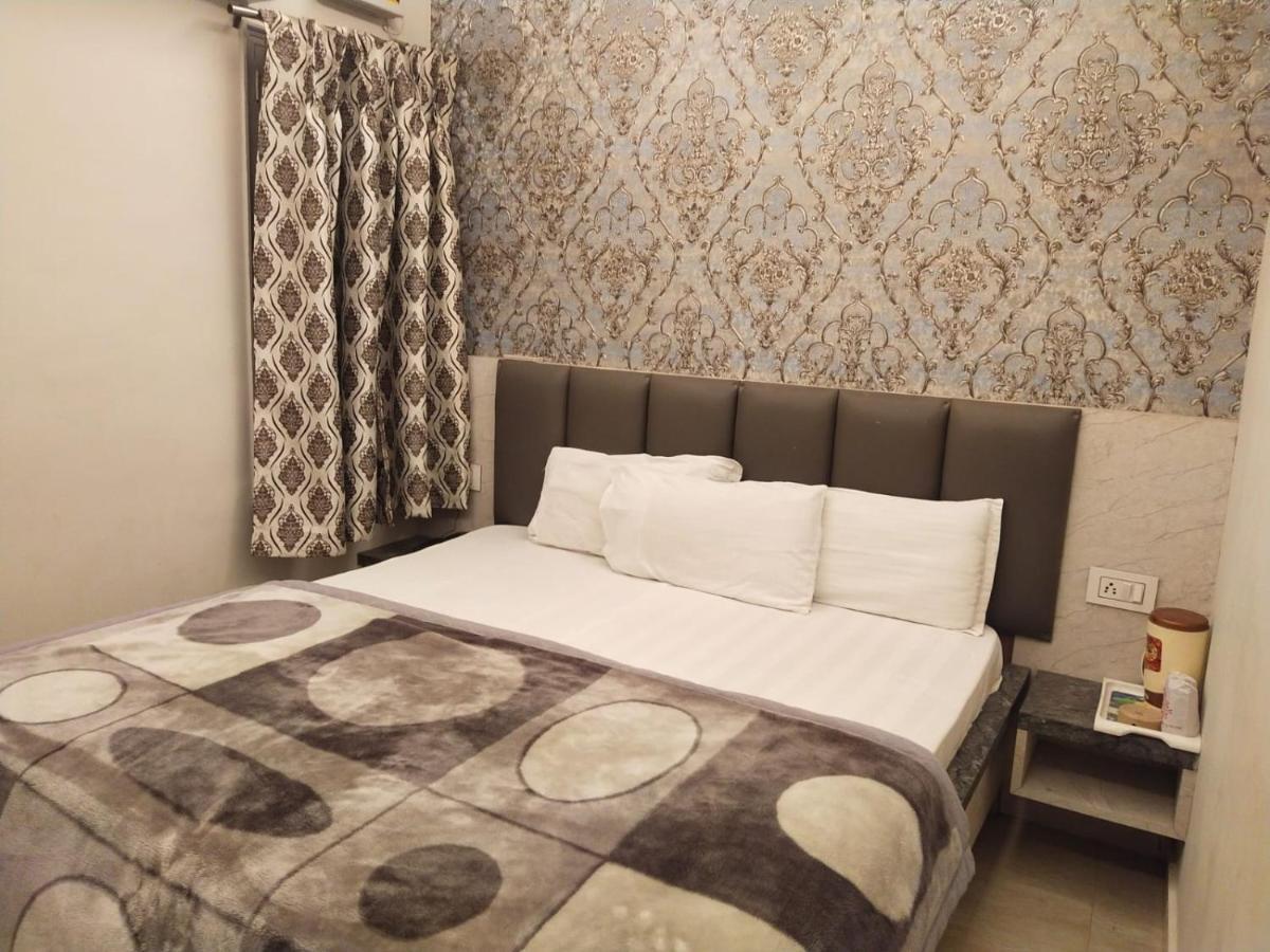 Hotel Gateway Kailash Varanasi Exterior photo