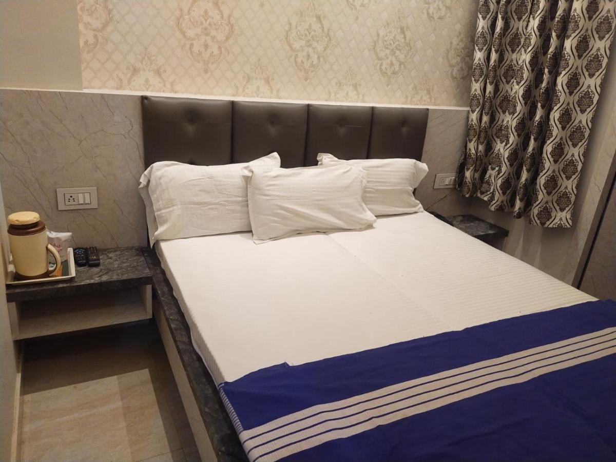 Hotel Gateway Kailash Varanasi Exterior photo