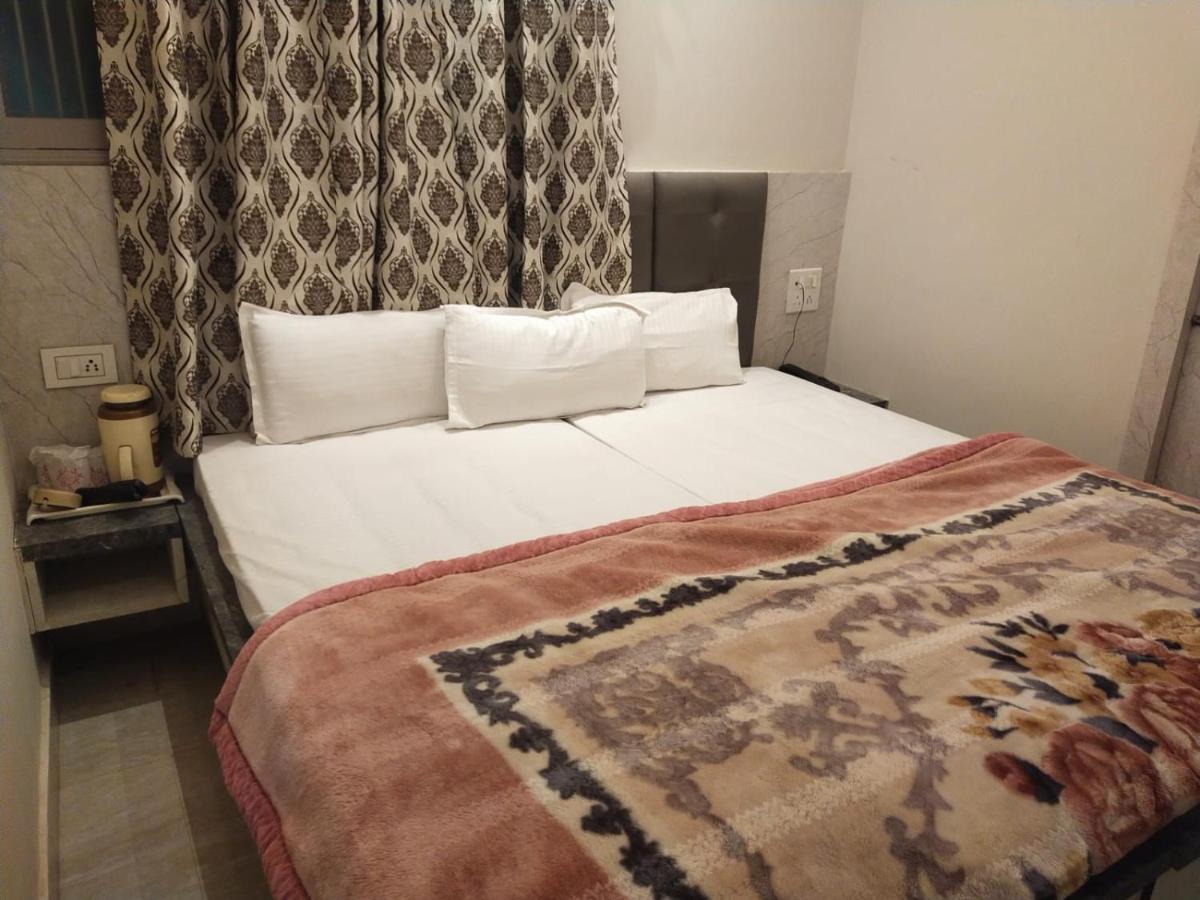 Hotel Gateway Kailash Varanasi Exterior photo
