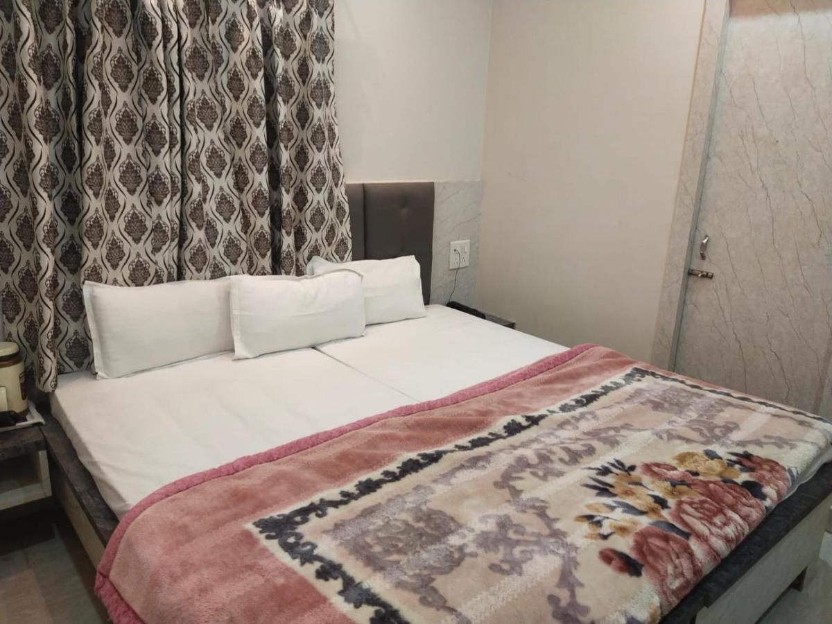Hotel Gateway Kailash Varanasi Exterior photo